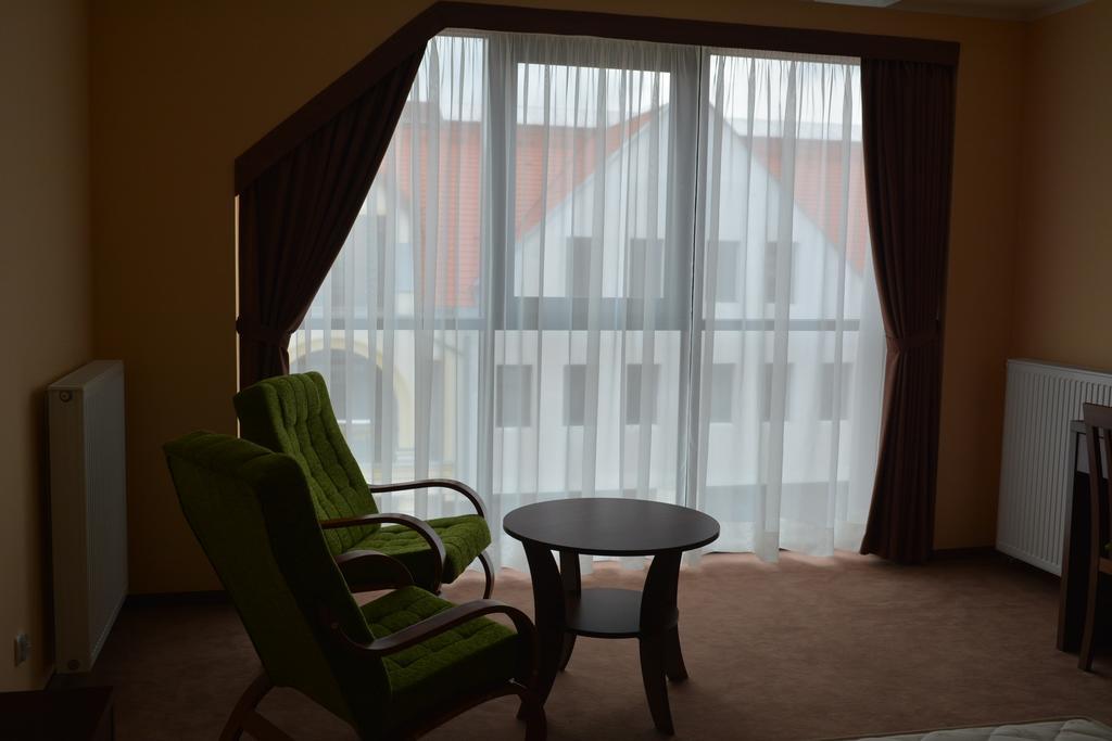 Hotel Gosciniec Pan Tadeusz II à Giżycko Chambre photo