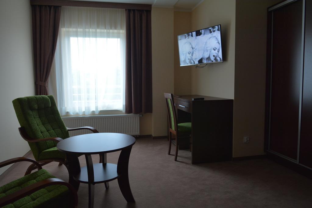 Hotel Gosciniec Pan Tadeusz II à Giżycko Chambre photo