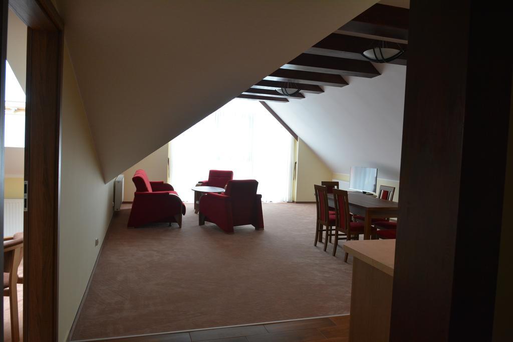 Hotel Gosciniec Pan Tadeusz II à Giżycko Chambre photo