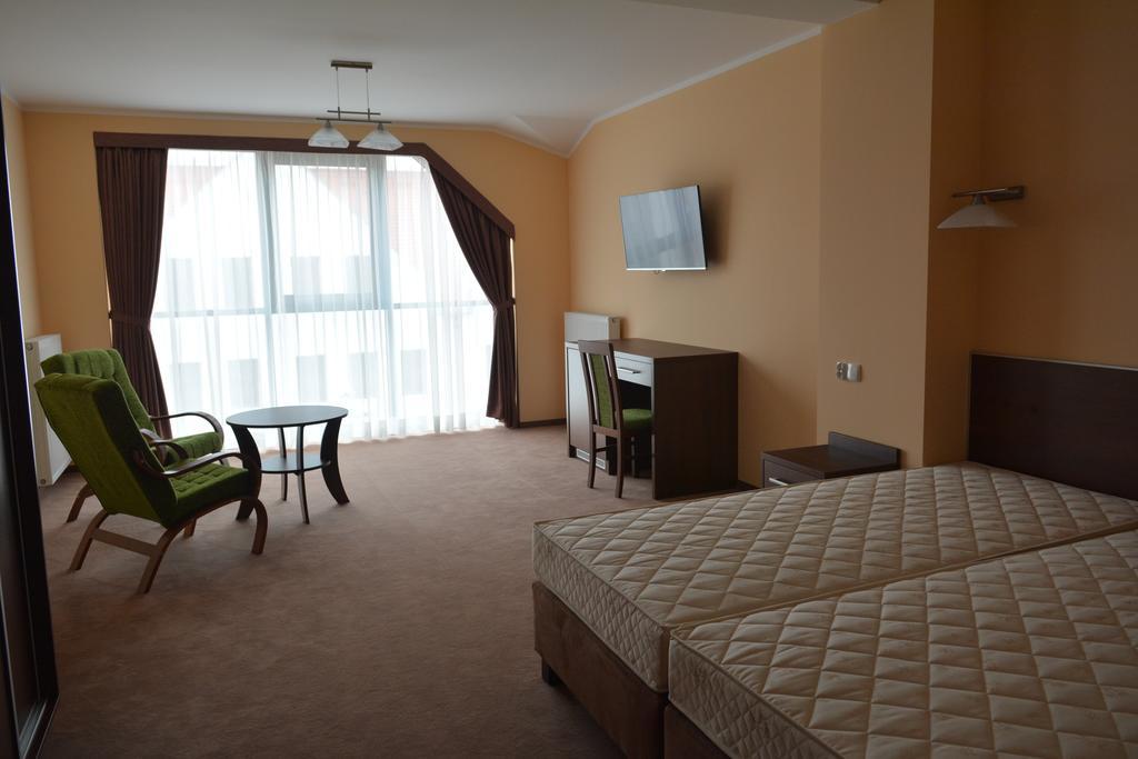 Hotel Gosciniec Pan Tadeusz II à Giżycko Chambre photo