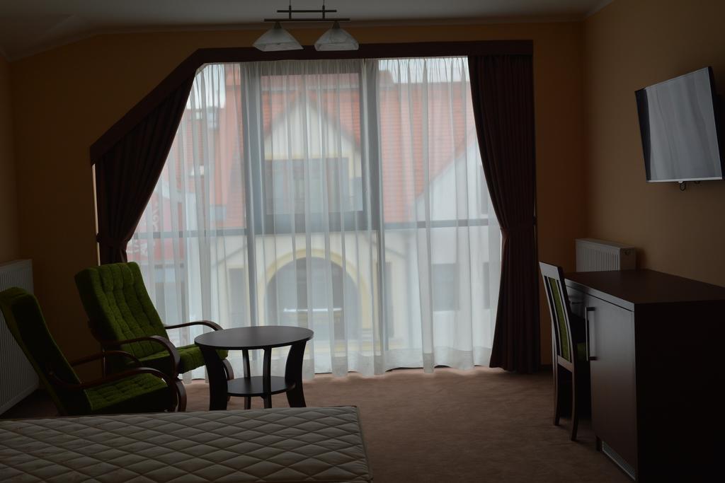 Hotel Gosciniec Pan Tadeusz II à Giżycko Chambre photo