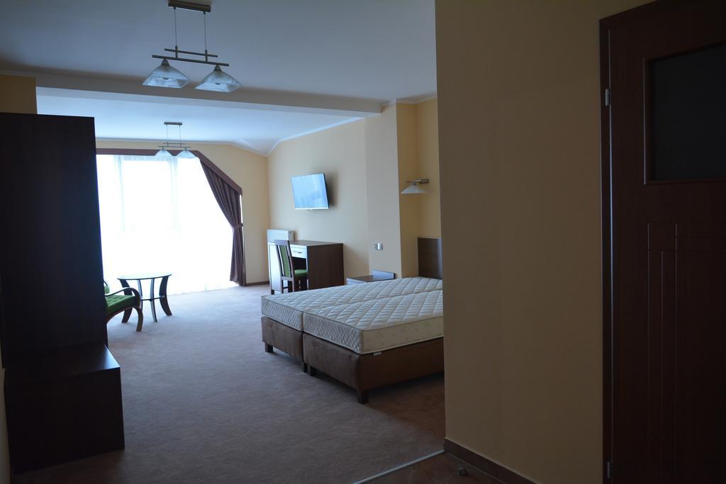 Hotel Gosciniec Pan Tadeusz II à Giżycko Chambre photo