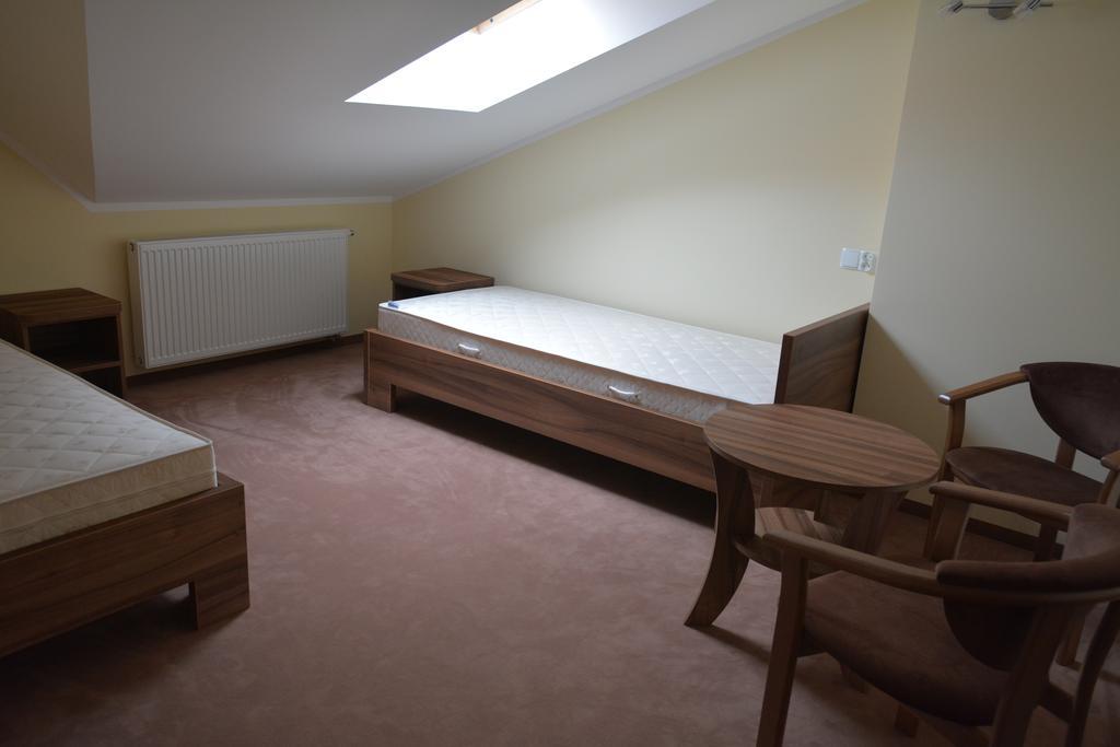 Hotel Gosciniec Pan Tadeusz II à Giżycko Chambre photo