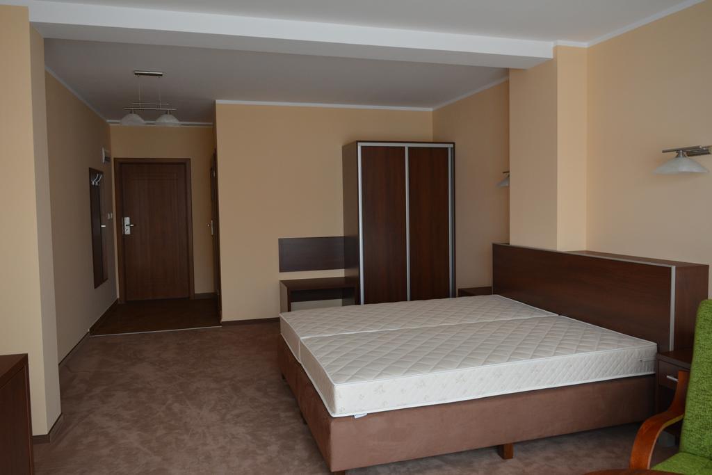 Hotel Gosciniec Pan Tadeusz II à Giżycko Chambre photo