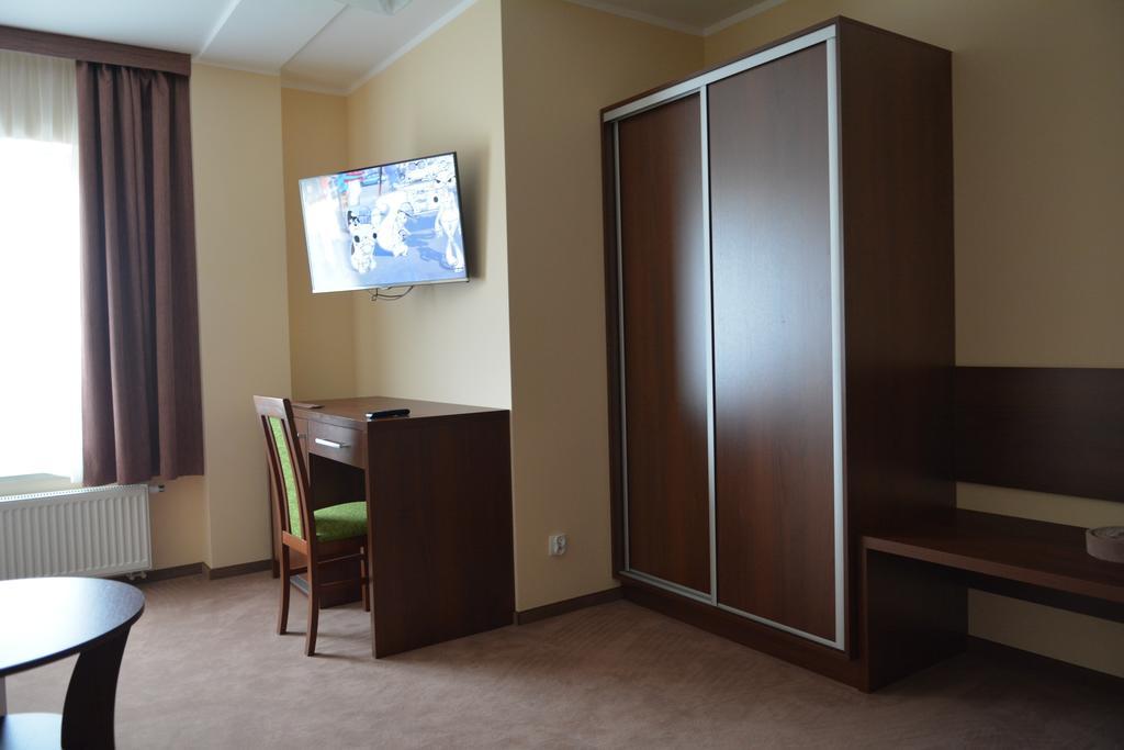 Hotel Gosciniec Pan Tadeusz II à Giżycko Chambre photo